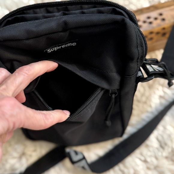 Supreme Cordura Black Crossbody Bag Unisex SS18 - Picture 5 of 13
